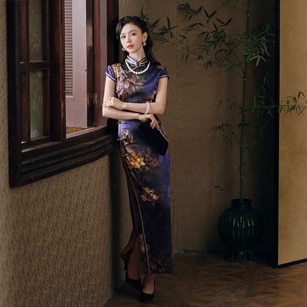 Abito cheongsam di seta viola scuro Abito Qipao floreale a maniche corte con top piacevole 2 Abito cheongsam di seta viola scuro | Floreale Nizza Qipao | Abito Qipao con top a maniche corte