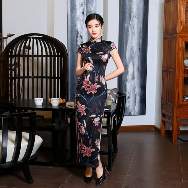 Robe Cheongsam longue en soie noire à fleurs Robe traditionnelle asiatique Qipao sans manches 6 Robe Cheongsam longue en soie noire à fleurs | Qipao sans manches | Robe traditionnelle asiatique