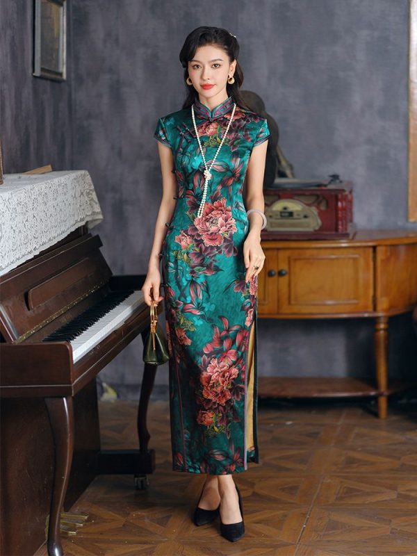 Qipao Largo De Seda Con Estampado De Flores Vestido Qipao De Seda Verde Vestido Moderno 2 Qipao Largo De Seda Con Estampado De Flores | Vestido de seda verde | Vestido Qipao Moderno