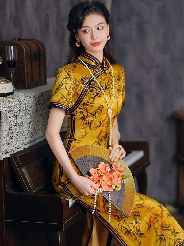 Gelbes Qipao-Kleid aus Seide, traditionelle chinesische Kleidung, langes Cheongsam aus Maulbeerseide 1 Gelbes Qipao-Kleid aus Seide | traditionelle chinesische Kleidung | langes Cheongsam aus Maulbeerseide