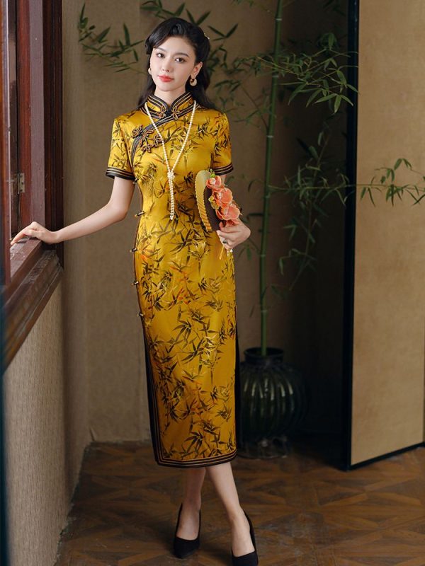 Gelbes Qipao-Kleid aus Seide, traditionelle chinesische Kleidung, langes Cheongsam aus Maulbeerseide 3 Gelbes Qipao-Kleid aus Seide | traditionelle chinesische Kleidung | langes Cheongsam aus Maulbeerseide