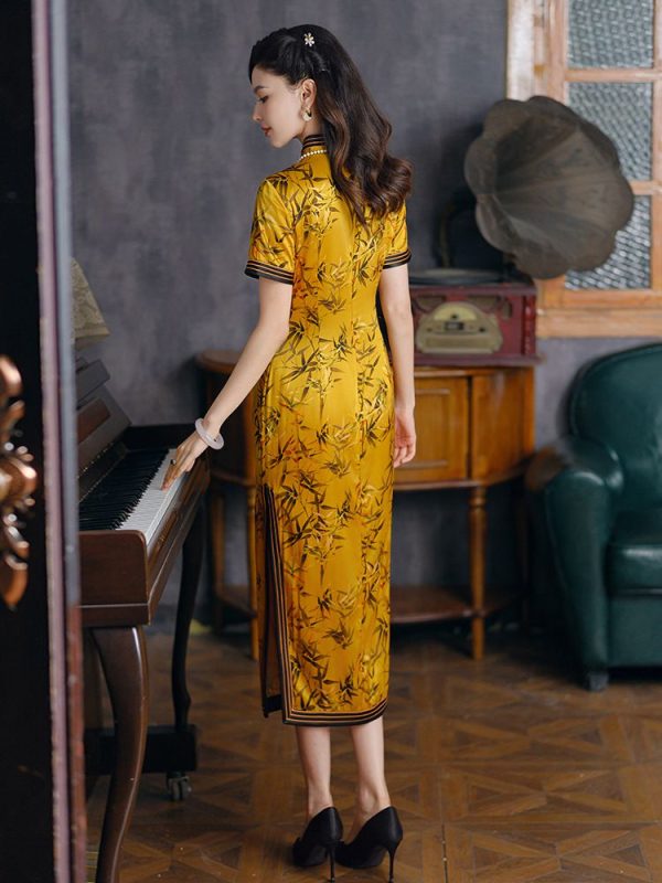 Gelbes Qipao-Kleid aus Seide, traditionelle chinesische Kleidung, langes Cheongsam aus Maulbeerseide 4 Gelbes Qipao-Kleid aus Seide | traditionelle chinesische Kleidung | langes Cheongsam aus Maulbeerseide