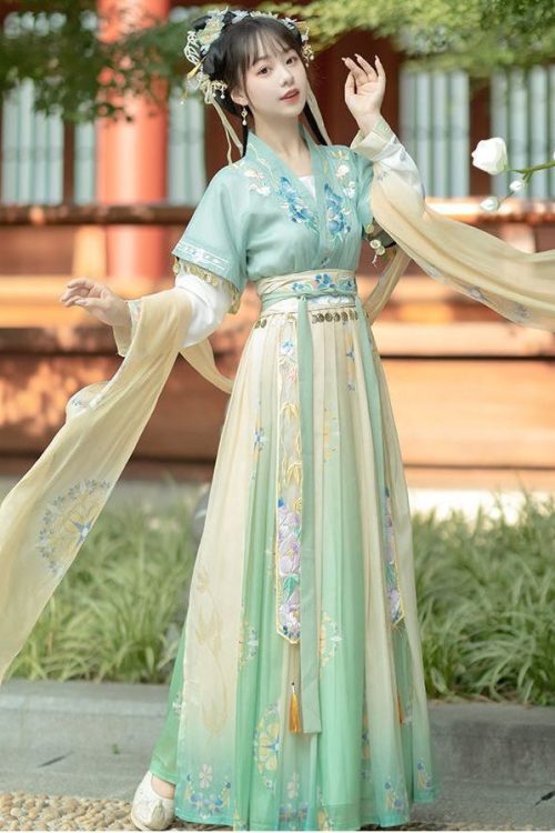 Robe Han Fu chinoise verte, vêtements typiques chinois pour femmes, robe chinoise ancienne de la dynastie Song 1 Robe Han Fu chinoise verte tournée | Vêtements chinois typiques pour femmes | Robe chinoise ancienne de la dynastie Song