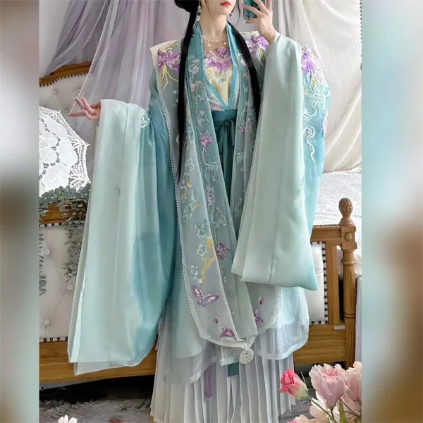 Kf S0519209322ec473d805d1fc8219b176fk Chinese Song Dynasty Hanfu Large Sleeve With Pearl Decoration And Heavy Embroidery Chinese Song Dynasty Hanfu large sleeve with pearl decoration and heavy embroidery