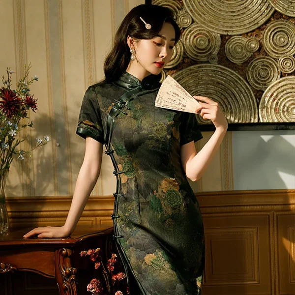 Kf S090c019e9e9d42aaaa4eeea550c22fbfj 2022 Autumn Stand Up Collar Green Buckle Chinese Style Retro Elegant Long Cheongsam Banquet Party Photo Autumn Stand-up Collar Green Buckle Chinese Style Retro Elegant Long Cheongsam Banquet Party Photo Qipao Dress for Women