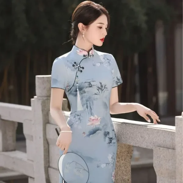 Vente chaude nouveau style chinois bleu cheongsam mince long avec imprimé estival amélioré pour le quotidien des filles