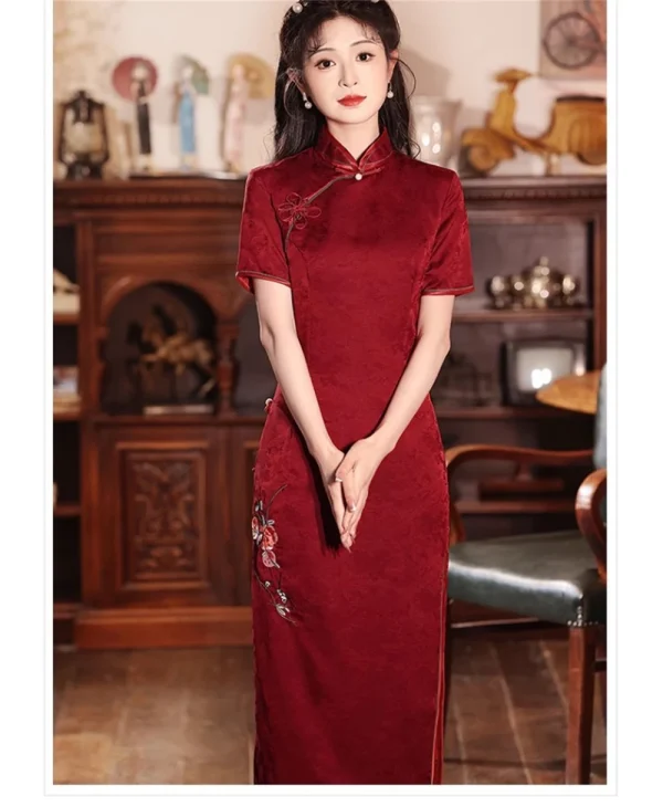 Kf S48239cb652e543b1811472a2eeb816d94 Retro Red Jacquard Cheongsam Toast Dress Bridal Embroidery Summer Chinese Traditional Engagement Banquet Qipao Elegant Slim Retro Red Jacquard Cheongsam Toast Dress Bridal Embroidery Summer Chinese Traditional Engagement Banquet Qipao Elegant Slim Gown