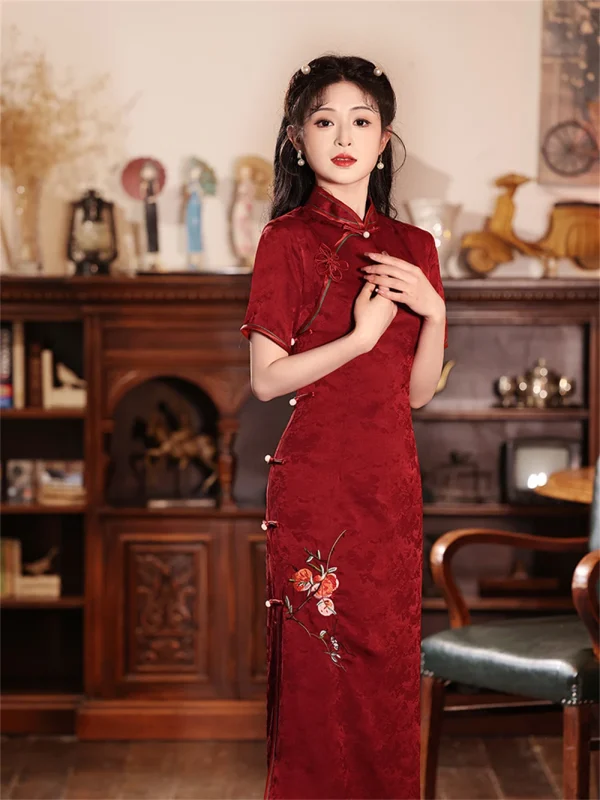 Kf S5e345716a4f14e9fb52c2cd7e1fad162d Retro Red Jacquard Cheongsam Toast Dress Bridal Embroidery Summer Chinese Traditional Engagement Banquet Qipao Elegant Slim Retro Red Jacquard Cheongsam Toast Dress Bridal Embroidery Summer Chinese Traditional Engagement Banquet Qipao Elegant Slim Gown