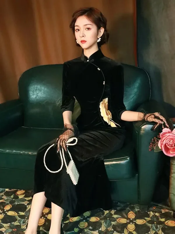 Kf S637371bbb5ac4001842ff33c7a573c73r Black Velvet Cheongsam Silk Qipao Autumn 2024 New Retro Improved Long Sleeve High End Fishtail Dress Cheongsam silk qipao Autumn 2024 New Retro Improved Long Sleeve High-end Fishtail Dress Women's Long Qipao