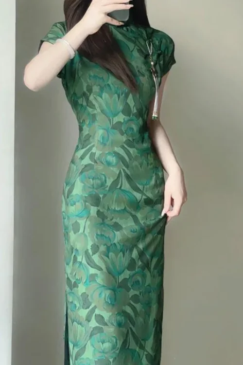 Cheongsam Panjang Hijau Baru untuk Wanita Gaya Cina Gaun Bunga Wanita Qipao Vintage Elegan Gaun Malam Ramping untuk Musim Panas dari S hingga 2XL.