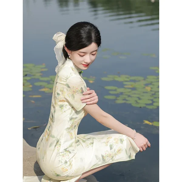 Kf S8dace601e91f47229a1790cf6455dce5y 2022 Light Yellow Cheongsam Short Sleeve Soft Floral Chinese Dress Slim Wedding Costumes Elegant Fashion Qipao Light Yellow Cheongsam Short Sleeve Soft Floral Chinese Dress Slim Wedding Costumes Elegant Fashion Qipao Vestidos Largos