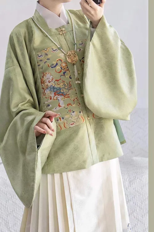 Kf S987052bc61724f4c8241bde633008fefz Tang Chun San Yue Asli Hanfu Kerah Persegi Patchwork Jaket Pendek Imitasi Rias Wajah Kuda Damask Tang Chun San Yue Asli Hanfu Kerah Persegi Patchwork Jaket Pendek Rias Wajah Kuda Damask Rok Dinasti Ming