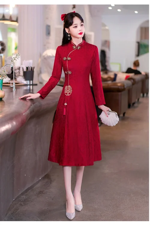 Kf Sa502627e8b1448f09734e773e01a3bf53 Retro Chinese Traditional Red Wedding Qipao Dress Modern Improved Long Sleeve Embroidered Cheongsam Plus Size Women Clothing