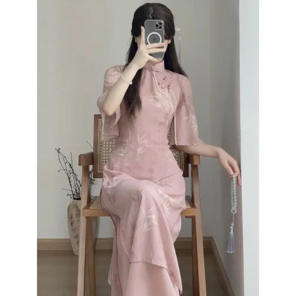 Kf Sadea1bf4017b4bfcabb04fd3dcb78386t New Chinese Style Pink Qipao Dress 2024 Vintage Cheongsam Young Oriental Lady Evening Dress Summer Daily New Chinese Style Pink Qipao Dress 2024 Vintage Cheongsam Young Oriental Lady Evening Dress Summer Daily Vestido