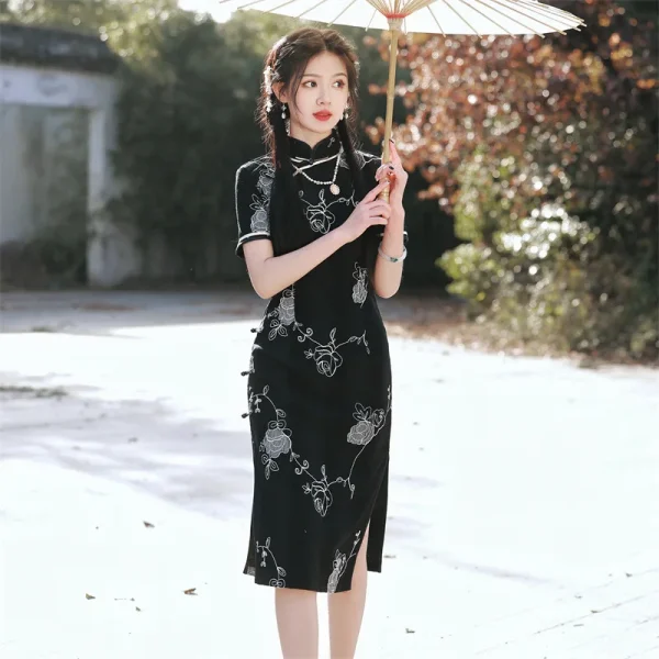 Kf Sb57ad8956e6d4e76bc1acb76485756965 2023 Summer New Black Lace Embroidery Cheongsam Dress Women Mid Long Dresses Slim Vintage Improved Qipao Summer New Black Lace Embroidery Cheongsam Dress Women Mid Long Dresses Slim Vintage Improved Qipao S To 3XL