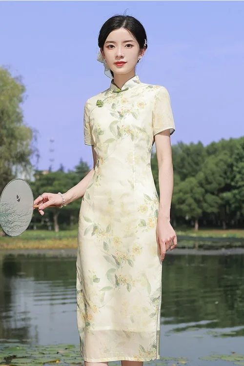 Kf Scdbc55d5c7b94b228d654e3c64707d0ag 2022 Hellgelb Cheongsam Kurzarm Weiches Florales Chinesisches Kleid Schlankes Hochzeitskostüm Elegante Mode Qipao Hellgelb Cheongsam Kurzarm Weiches Florales Chinesisches Kleid Schlankes Hochzeitskostüm Elegante Mode Qipao Vestidos Largos