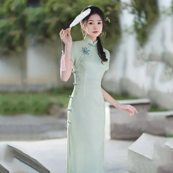 Kf Sd4e40ec154a242fe8380a919fc4fe043j 2024 New Green Floral Traditional Cheongsam Women Vintage Long Dress Fashion Summer Improved Qipao S To New Green Floral Traditional Cheongsam Women Vintage Long Dress Fashion Summer Improved Qipao S To XXXL