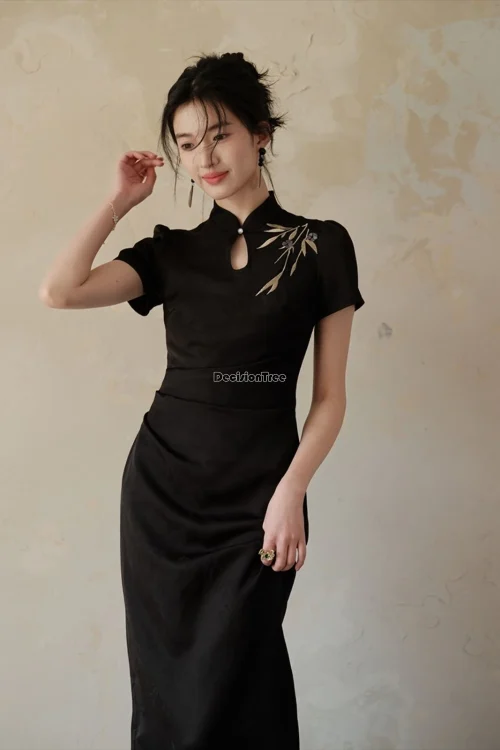 Kf Sd9dabbf3aa844fafb515cb8887a667662 2024 Simple Elegant Daily Chinese Qipao Dress Ethnic Solid Color Handmade Embroidery Cheongsam New Vintage Slim simple elegant daily chinese qipao dress ethnic solid color handmade embroidery cheongsam new vintage slim fitting dress