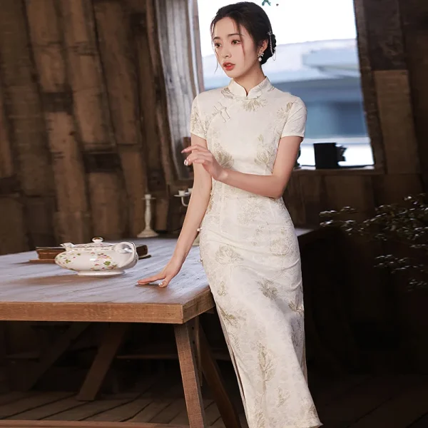 Kf Se2b3cb867e8b44559d57eefb66fac410e 2023 White Lace Cheongsam Women Short Sleeve Traditional Vintage Dress Show Costumes Slim Embroidery Qipao Robe White Lace Cheongsam Women Short Sleeve Traditional Vintage Dress Show Costumes Slim Embroidery Qipao Robe Chinoise Femme