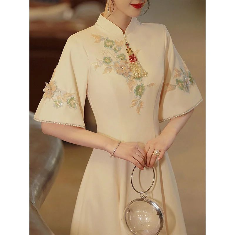 Champagne Chinese Wedding Dress Women Embroidery Modern Improve Qipao Orientale Traditional Retro Pa White Qipao: A Timeless Symbol of Purity and Innocence